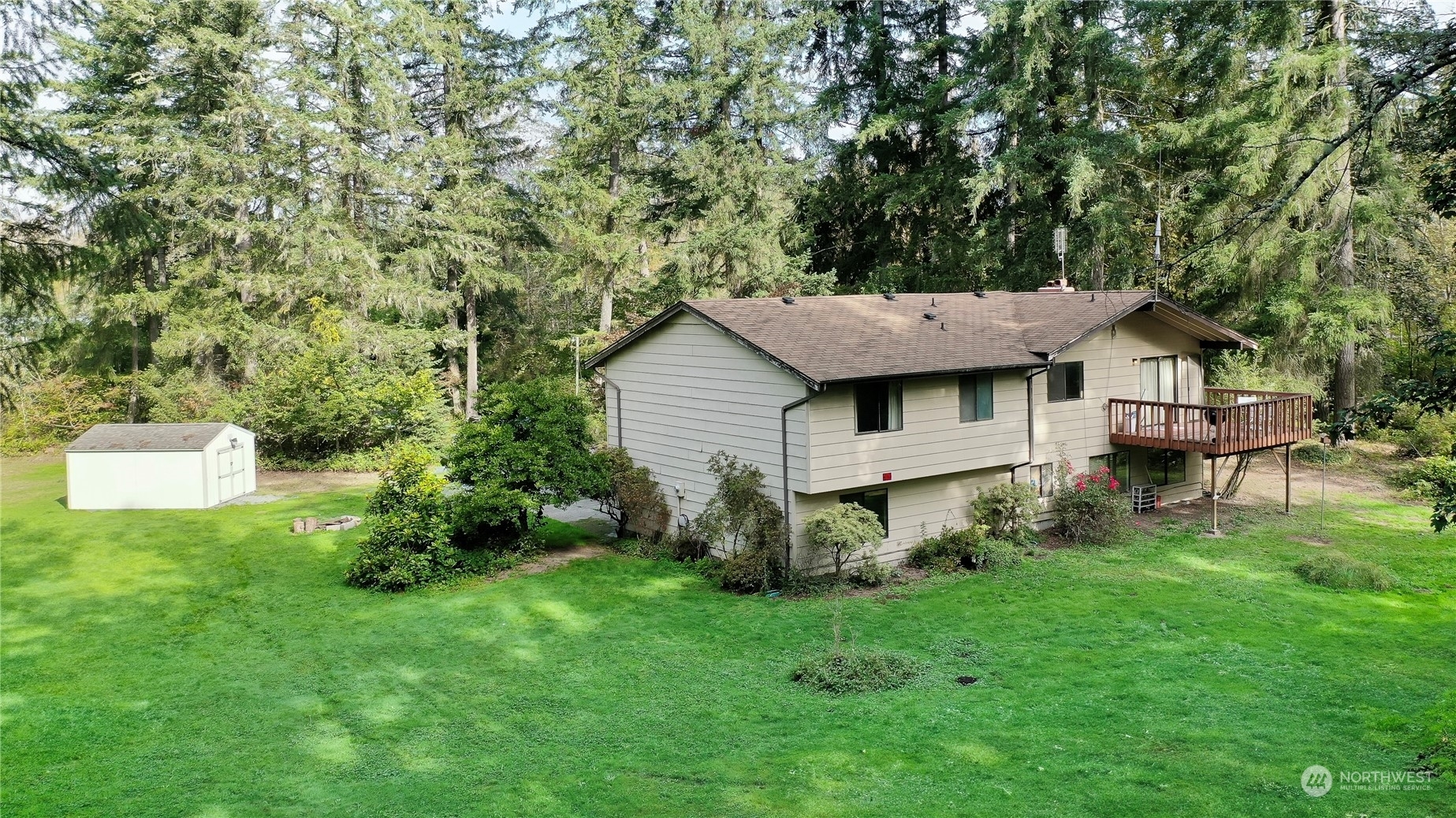 Property Photo:  7014  310th Street E  WA 98338 