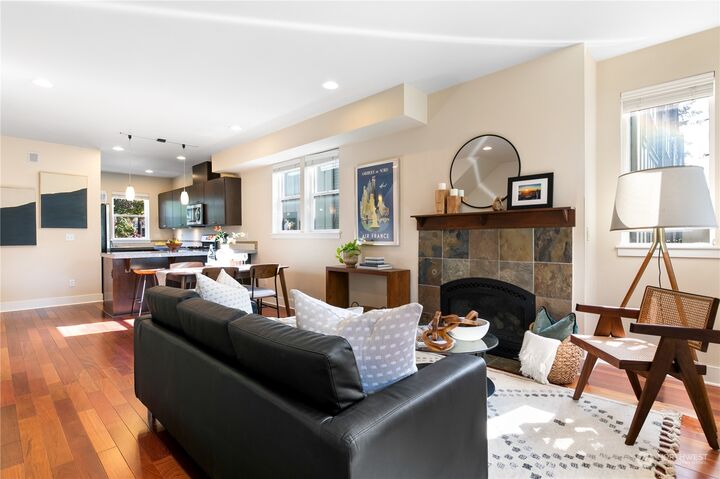 Property Photo:  11713  Greenwood Avenue N A  WA 98133 