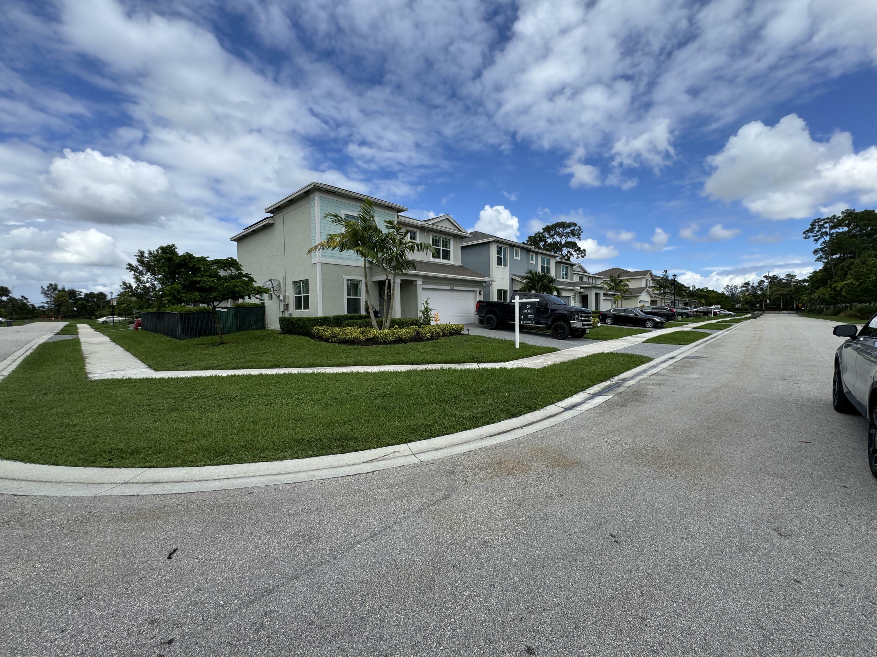 Property Photo:  6631 Pointe Of Woods Drive  FL 33413 