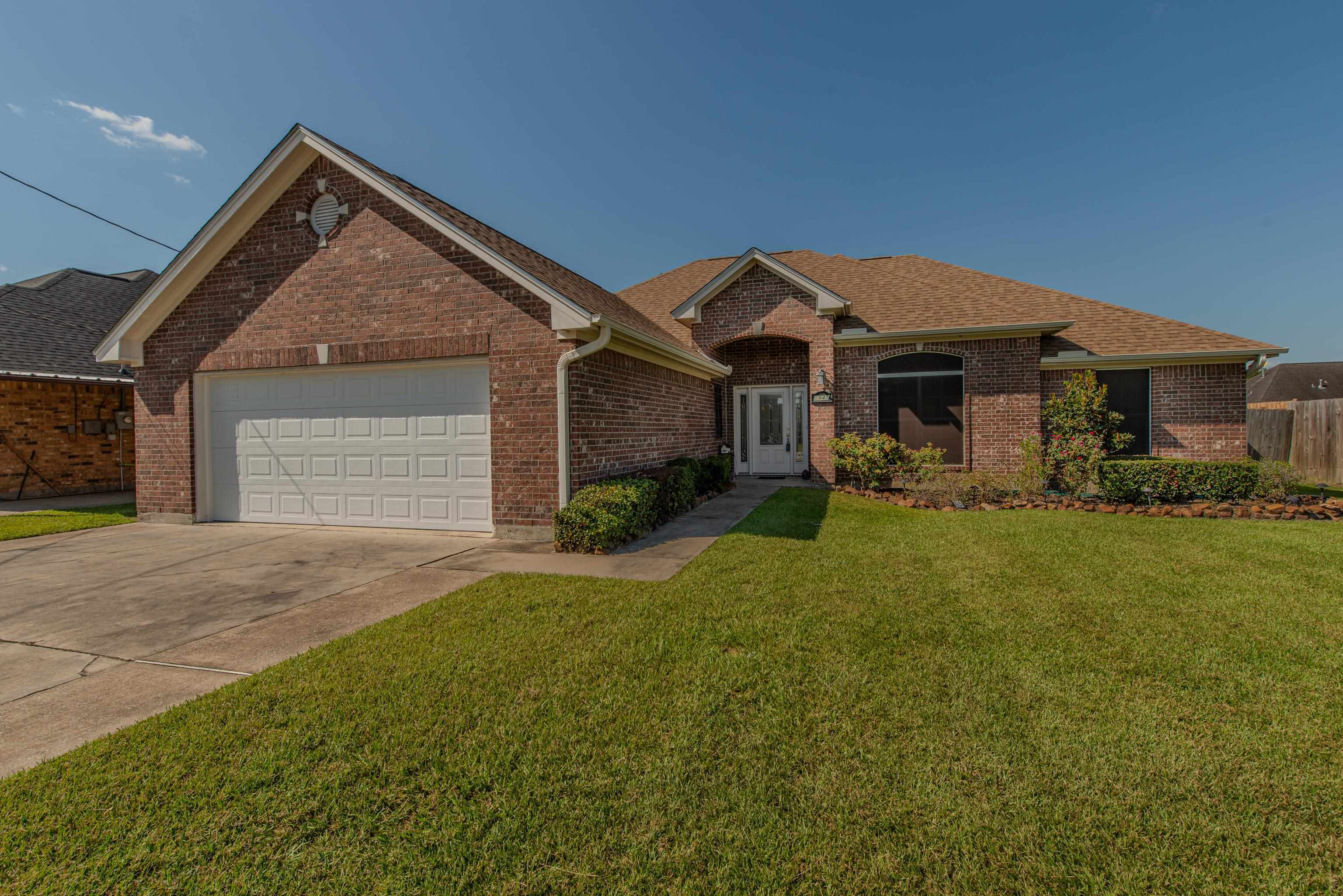 Property Photo:  5945 Westchase Loop  TX 77657 