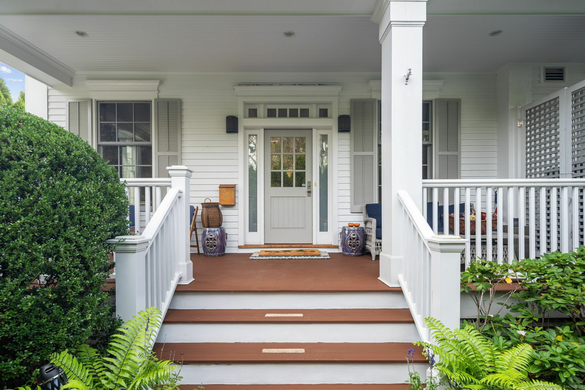 Property Photo:  166 Rowayton Avenue 2  CT 06853 