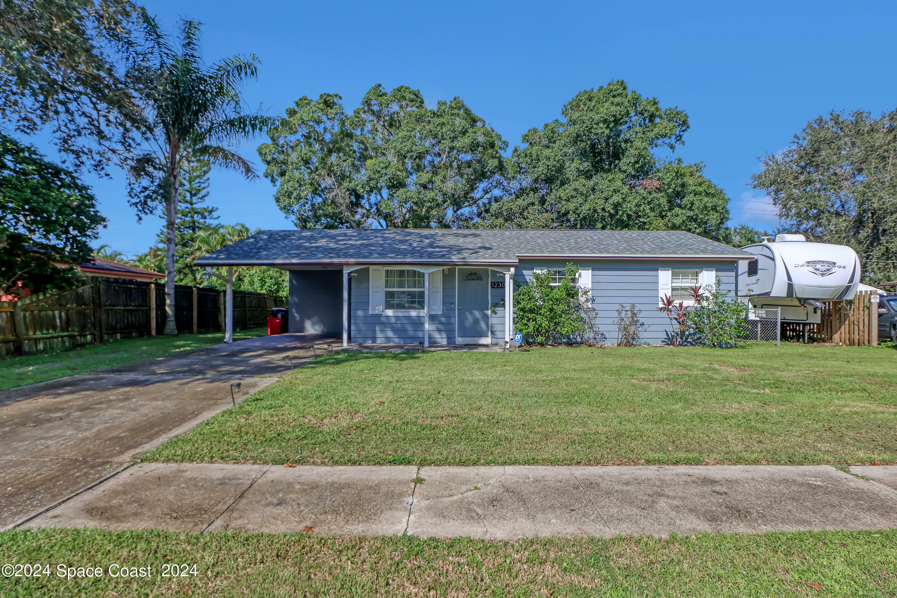 Property Photo:  1230 Dale Drive  FL 32796 