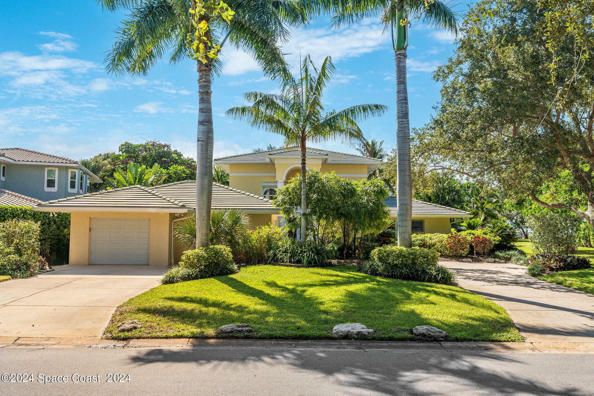 Property Photo:  1745 Shore View Drive  FL 32903 