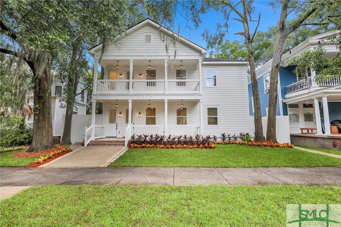 Property Photo: 912 E Henry Street GA 31401