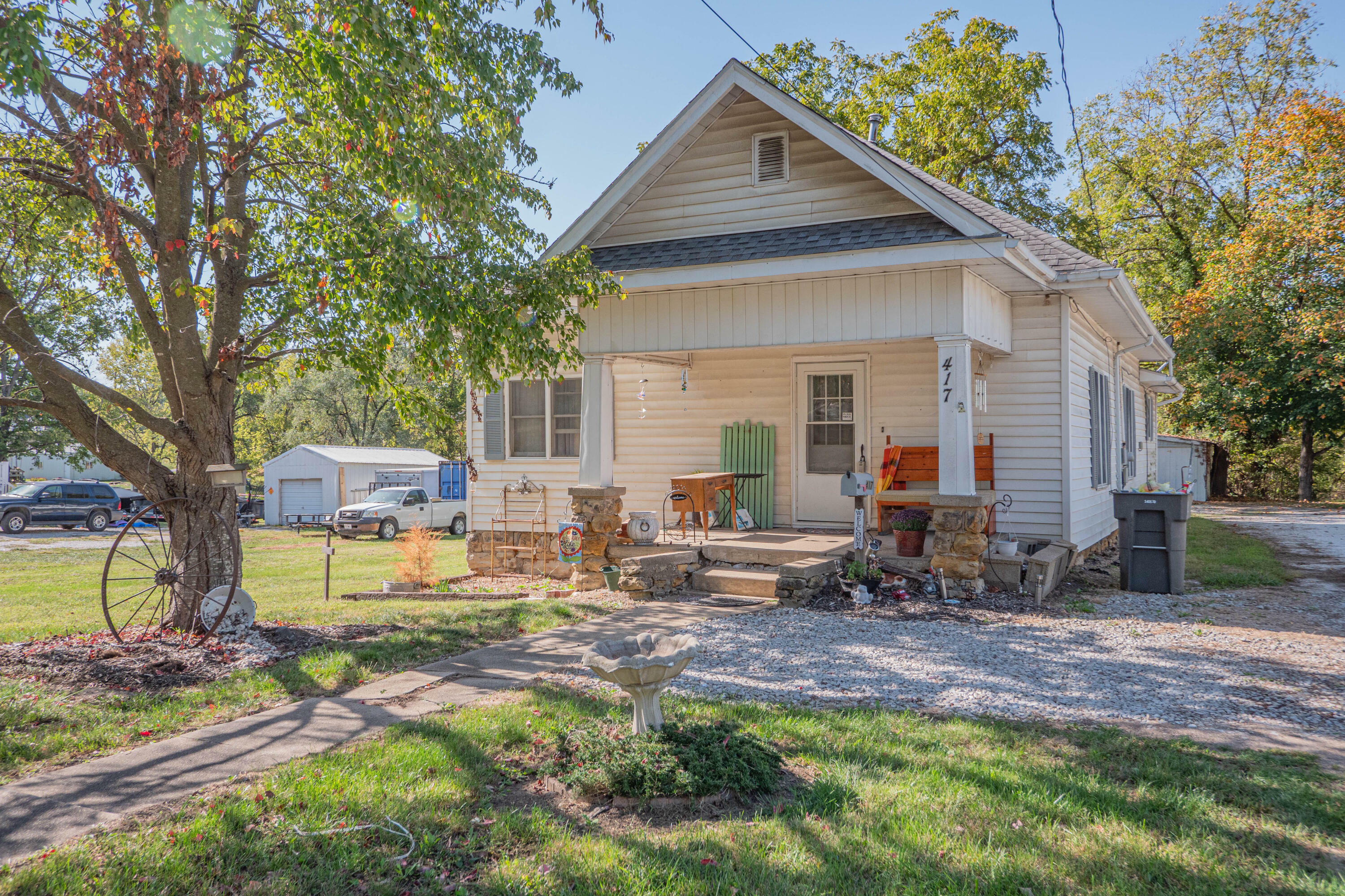 Property Photo:  417 S Main St  MO 65259 