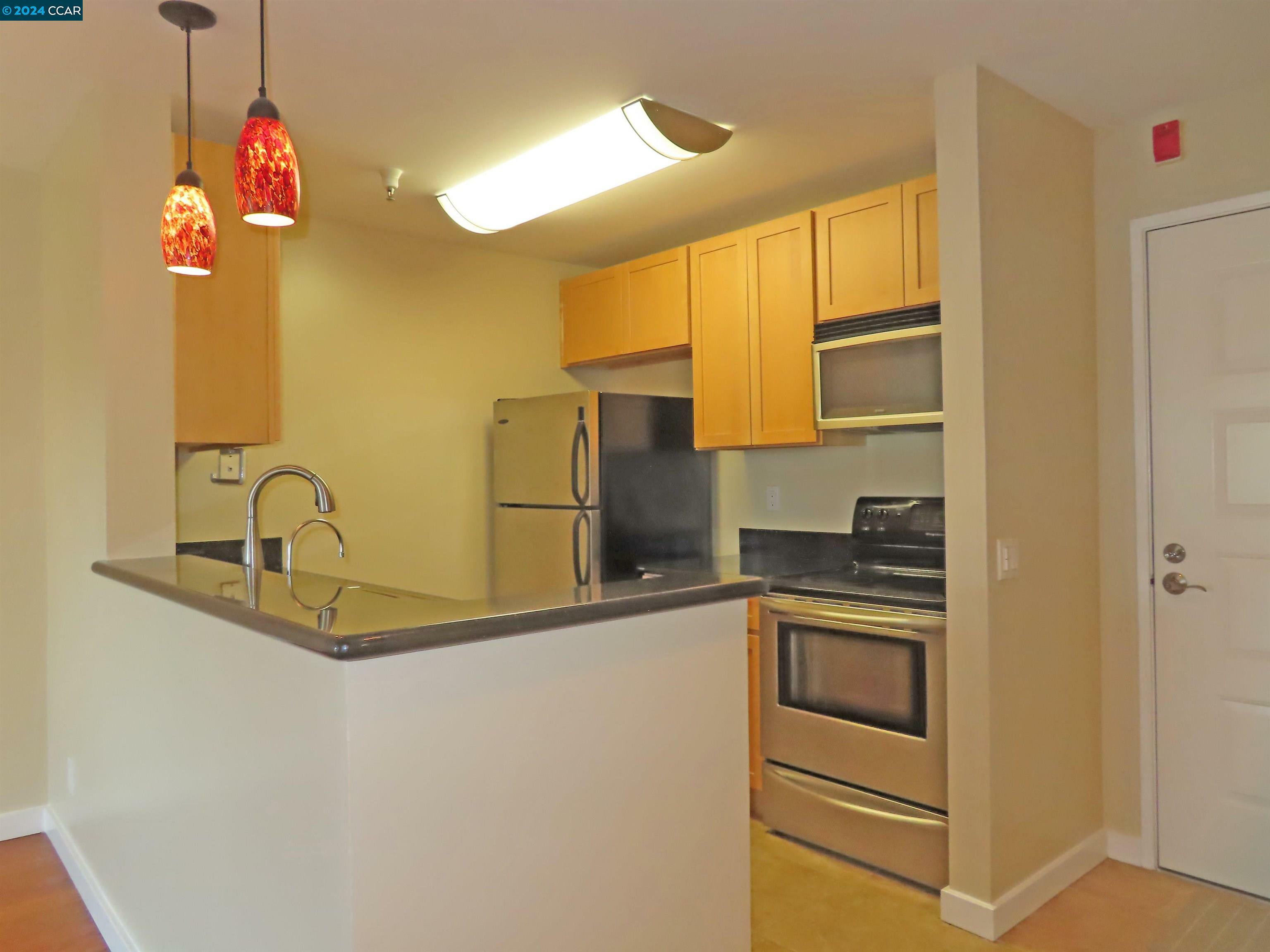 Property Photo:  6400 Christie Ave 5303  CA 94608 