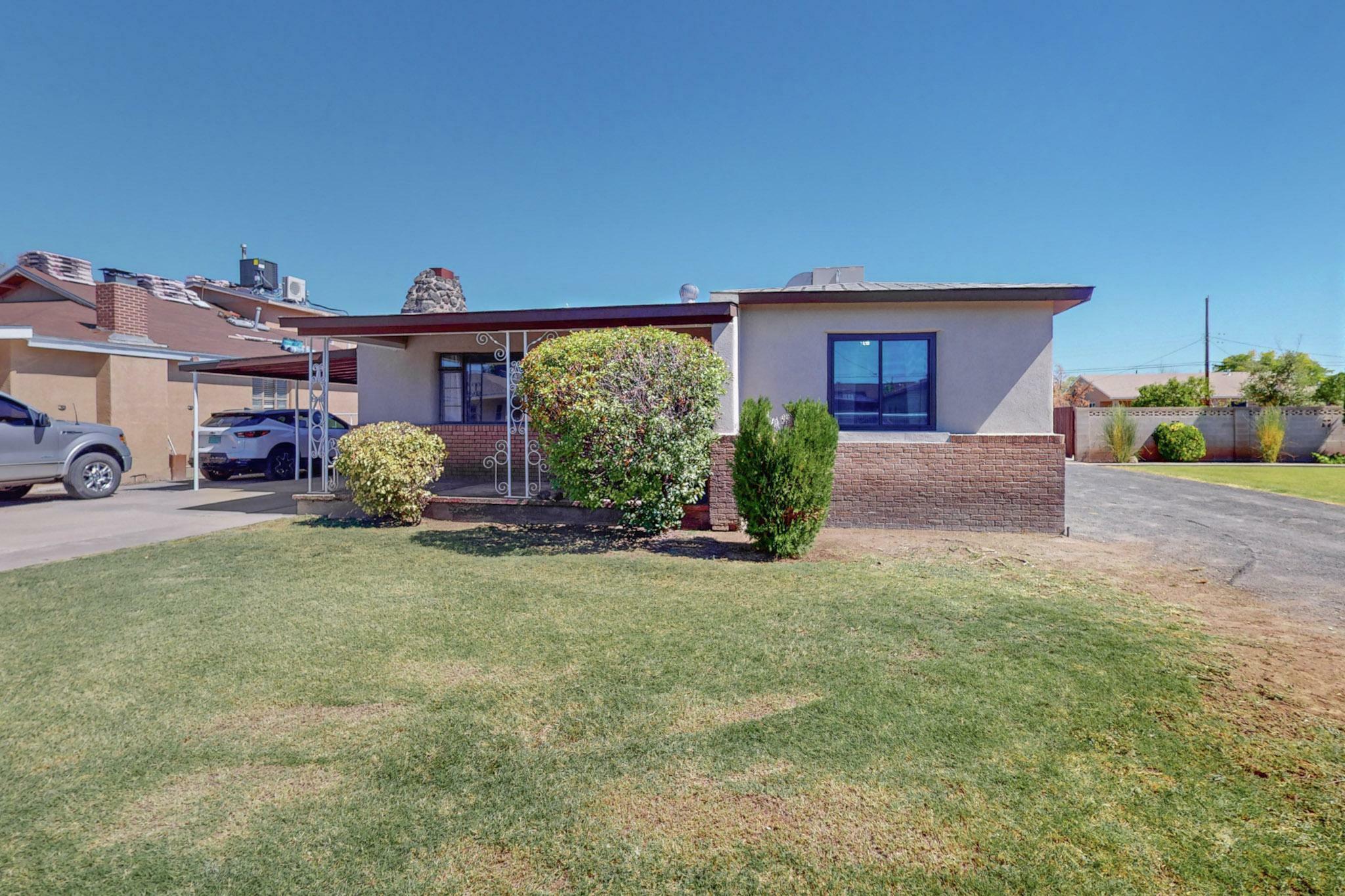 1718 Evergreen Drive SW  Albuquerque NM 87105 photo