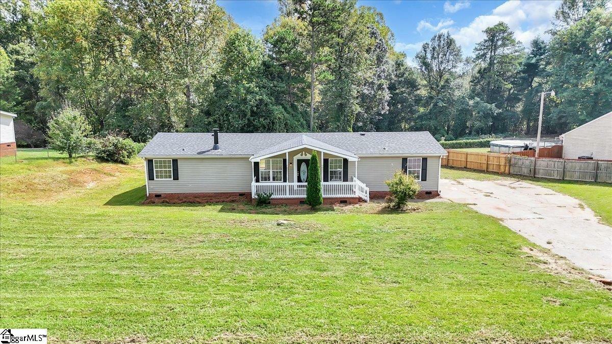 Property Photo:  404 Roe Road  SC 29611 