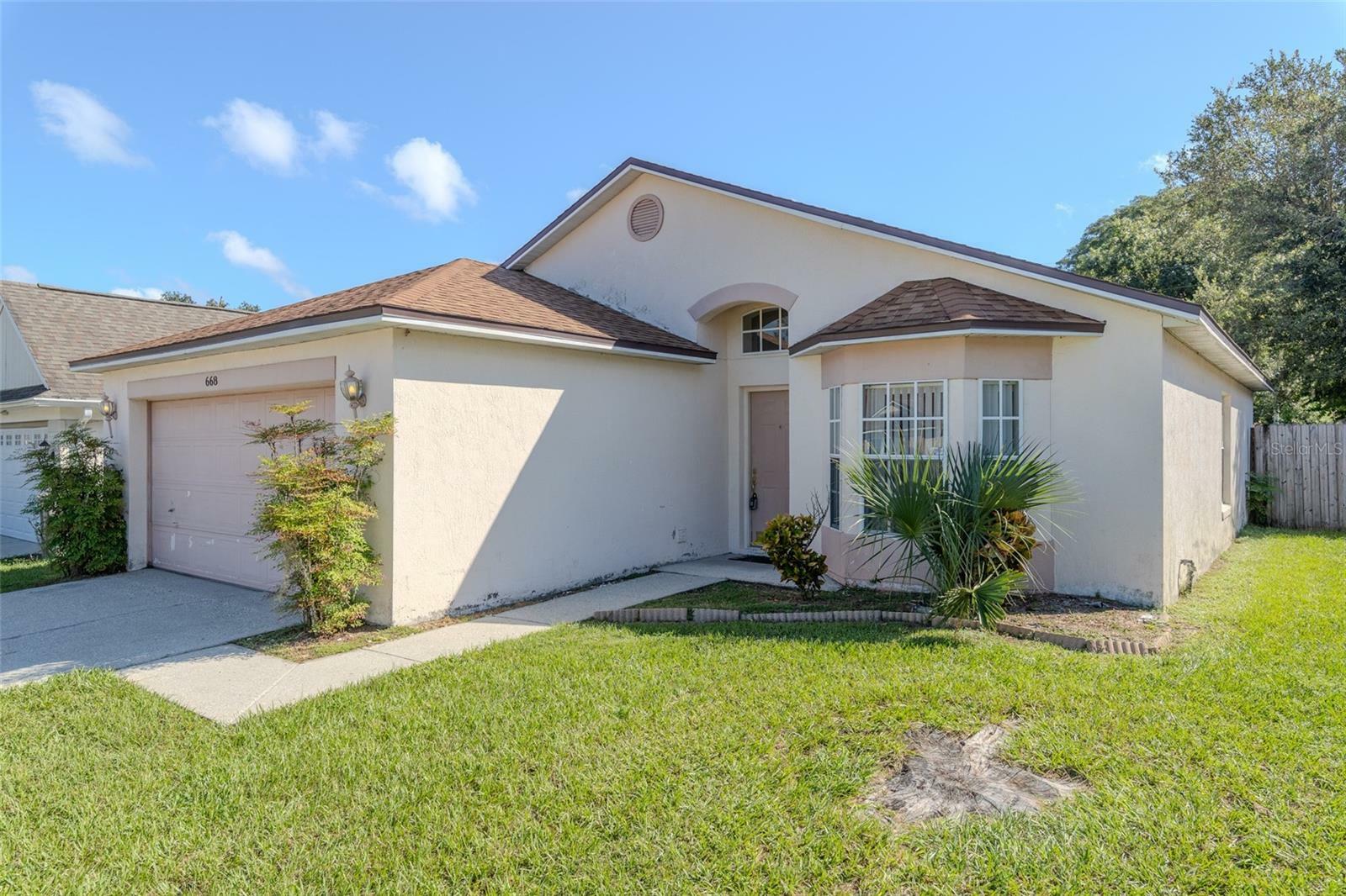 Property Photo:  668 Whitetail Loop  FL 32703 