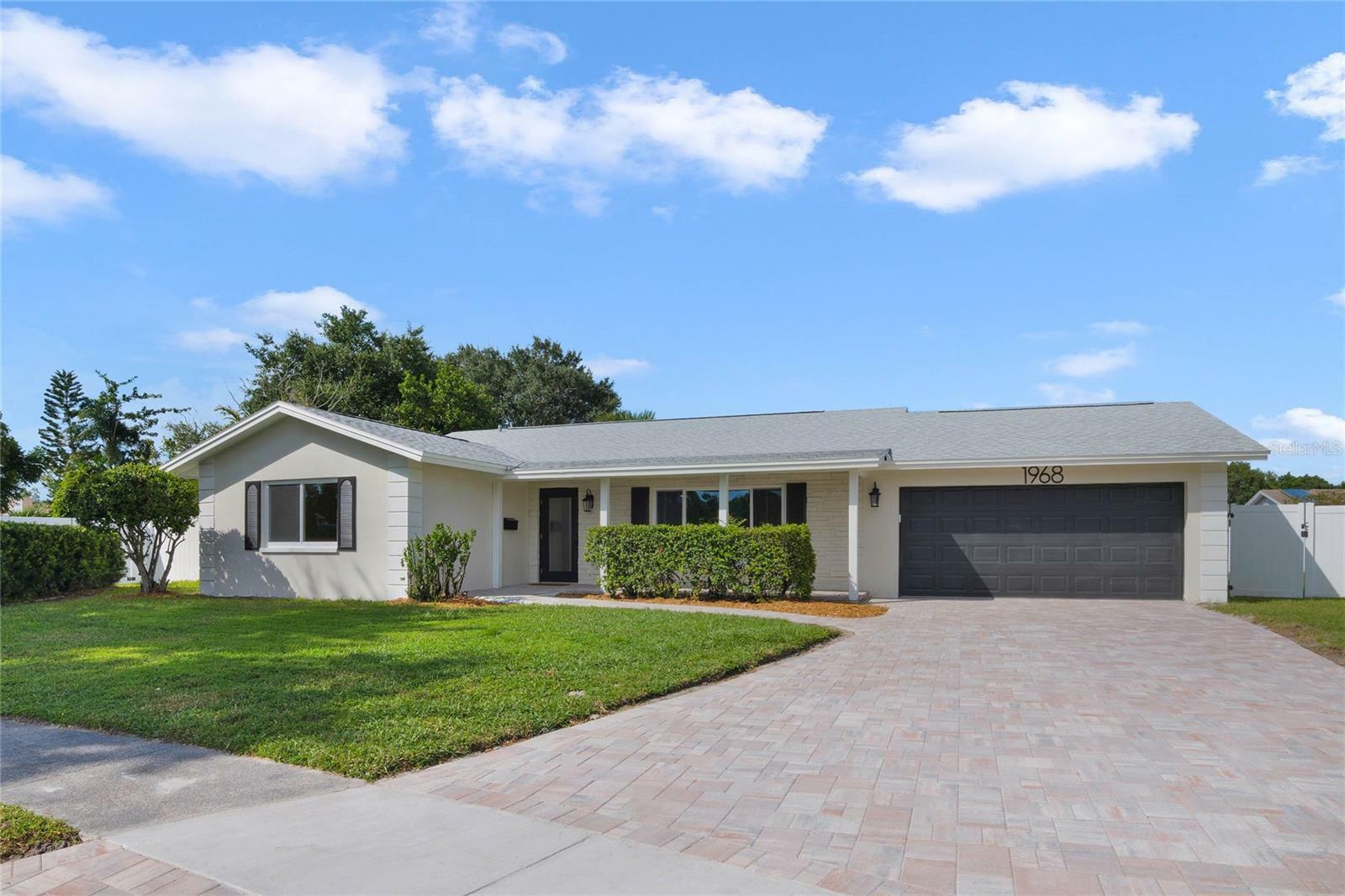 Property Photo:  1968 King Arthurs Court  FL 32792 