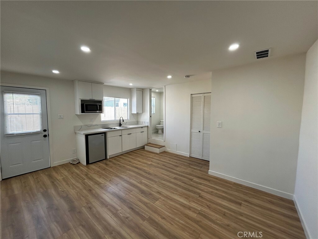 Property Photo:  6651 Winnetka Avenue  CA 91306 