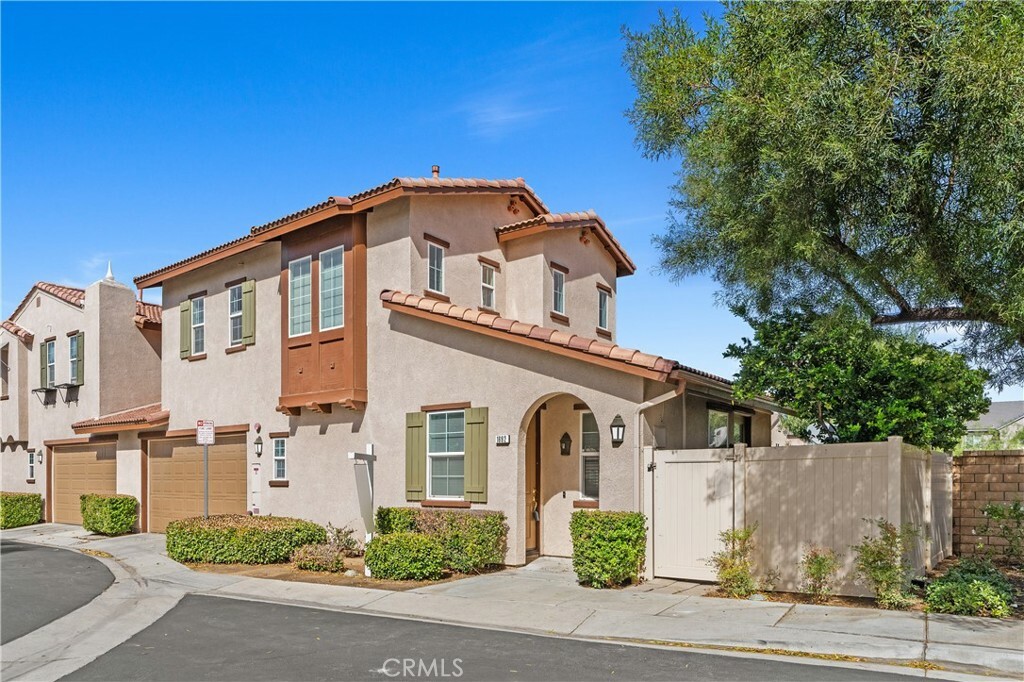 Property Photo:  1692 Green Hills Place  CA 92571 