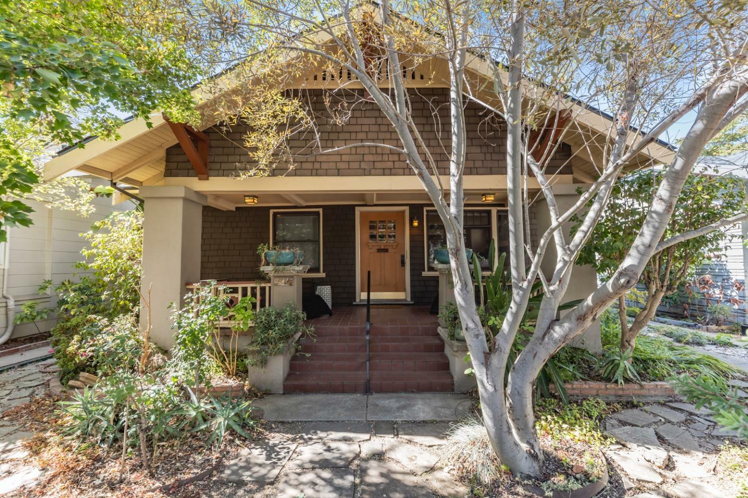 Property Photo:  2482 41st Street  CA 95817 