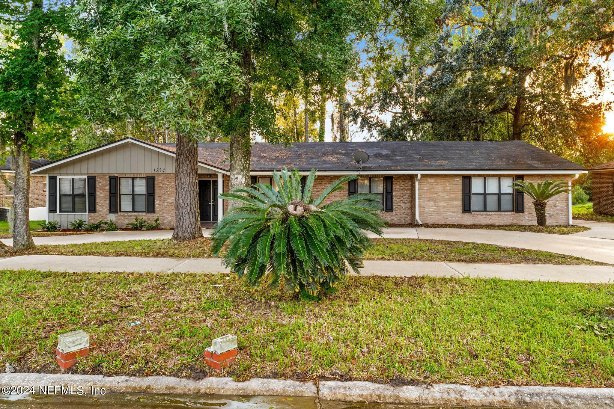 Property Photo:  1254 Turtle Creek Drive S  FL 32218 