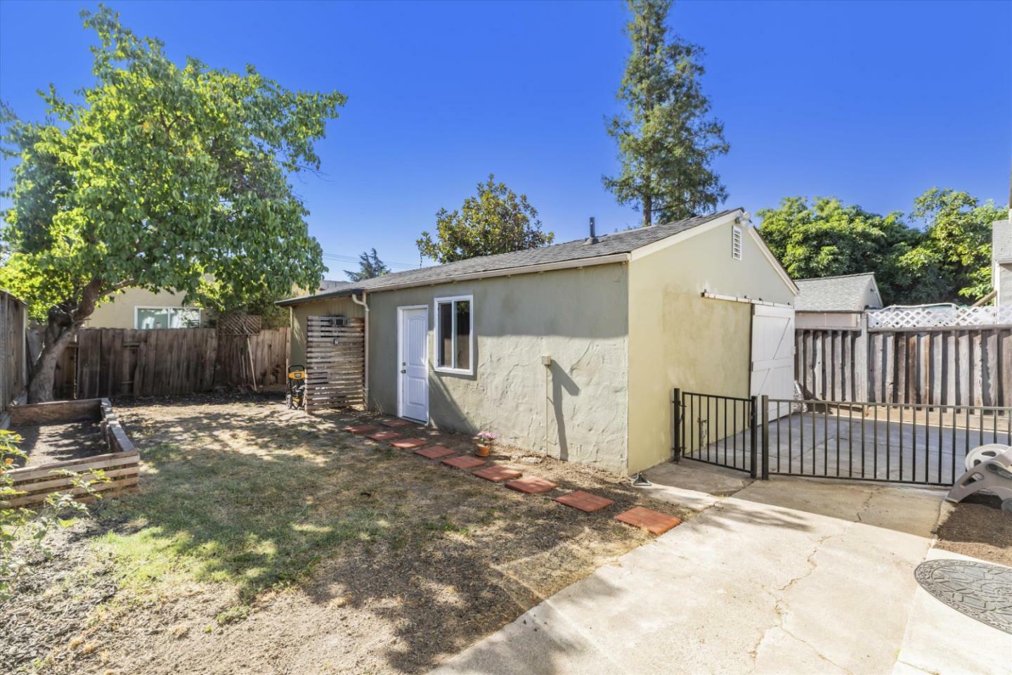 Property Photo:  1634 East San Fernando Street  CA 95116 