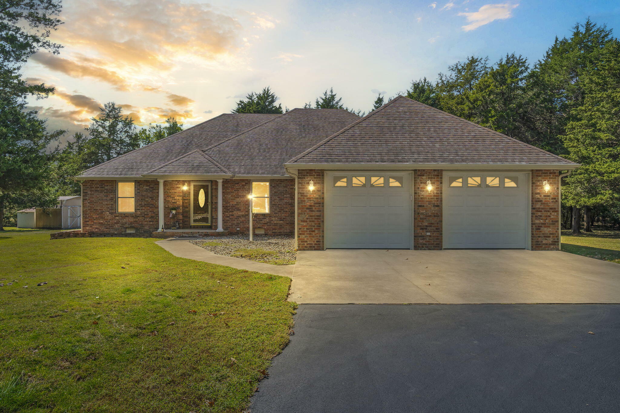 Property Photo:  4850 E Red Oak Lane  MO 65803 