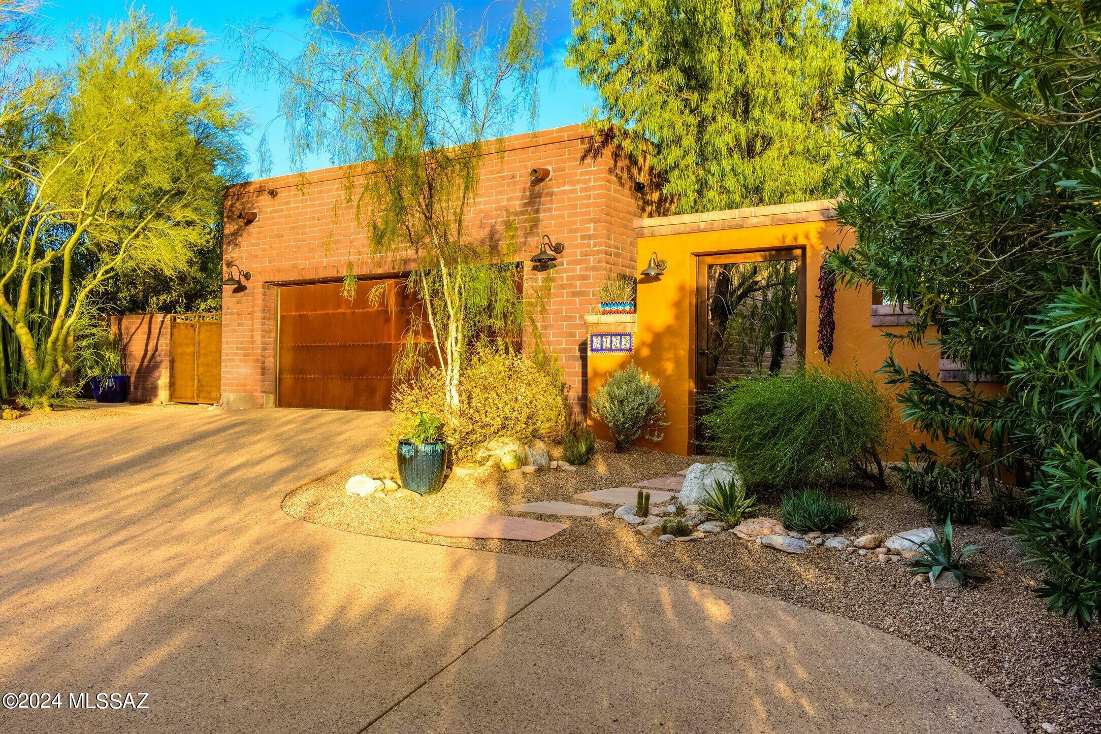 Property Photo:  5152 E Camino Bosque  AZ 85718 