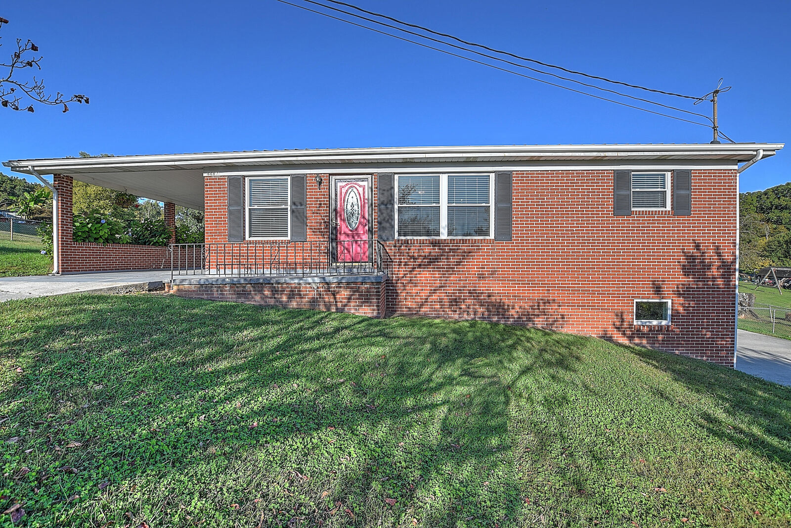 Property Photo: 6661 Withers Circle TN 37877