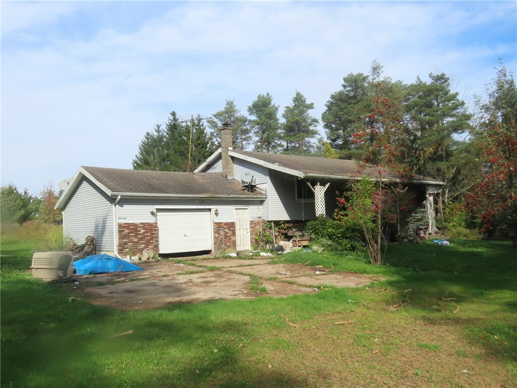 Property Photo:  1961 Bray Road  NY 14009 