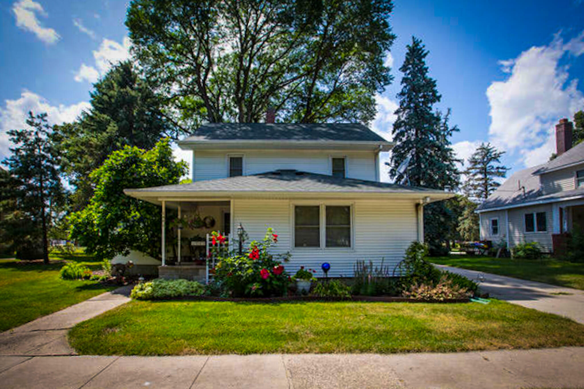 Property Photo:  1221 Marshall Street  IA 50036 