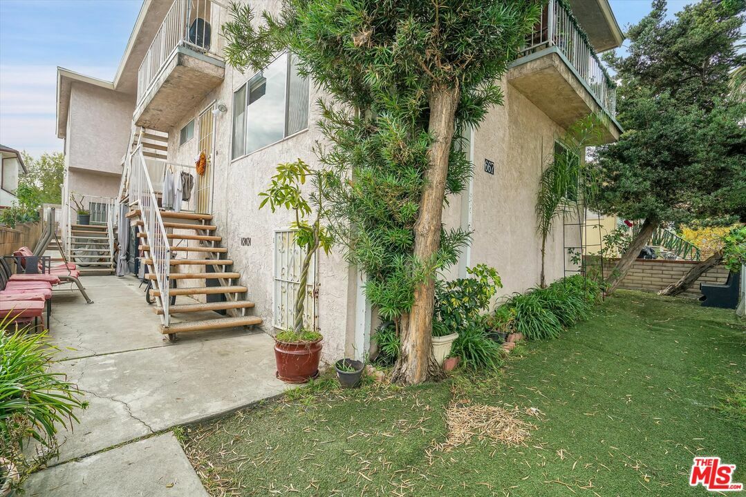 Property Photo:  667  W 22nd St  CA 90731 