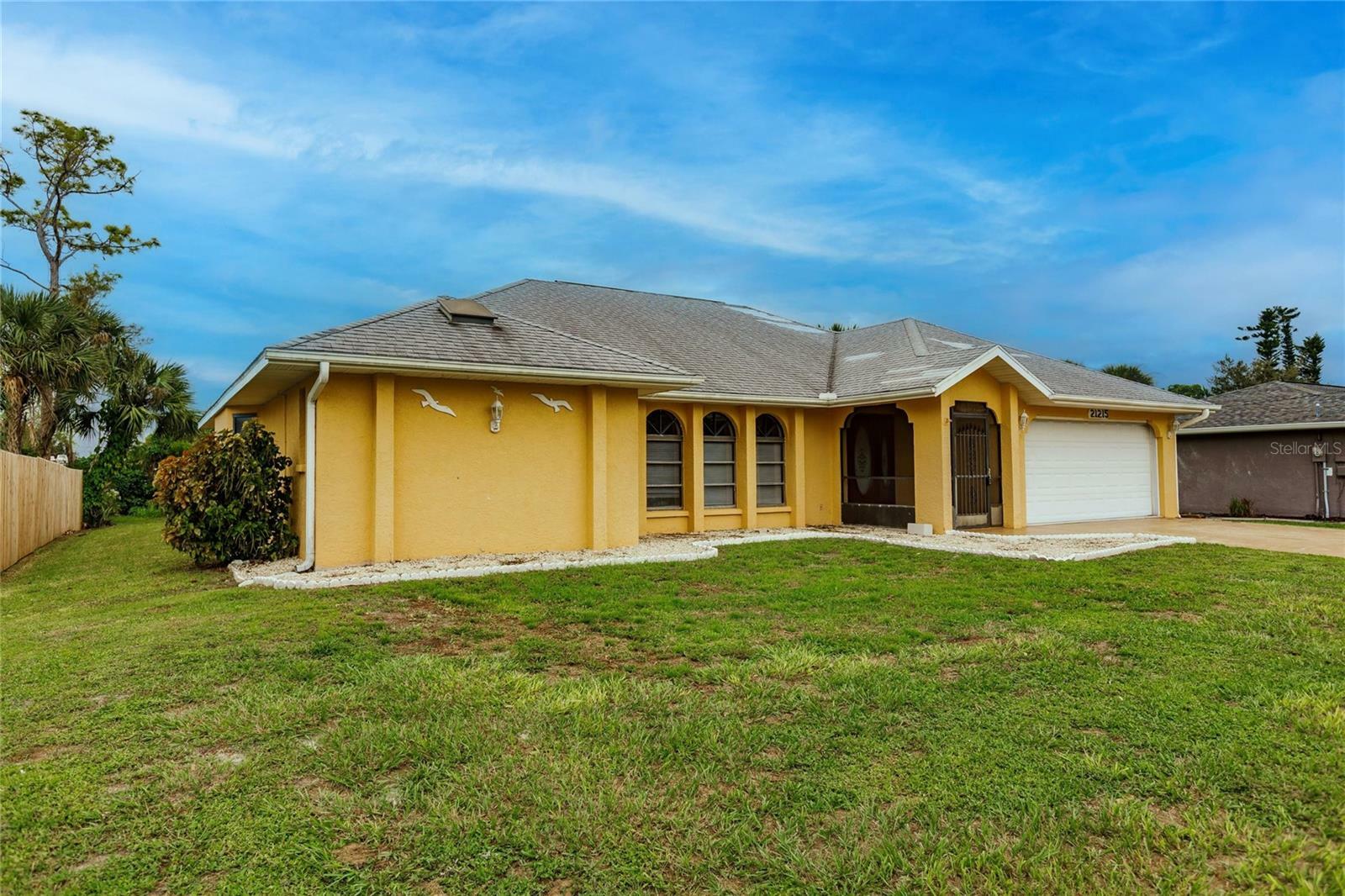 Property Photo:  21215 Cottonwood Avenue  FL 33952 