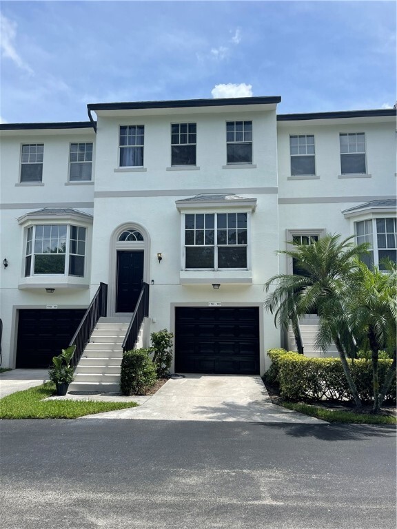 Property Photo: 1755 42nd Square 102 FL 32960