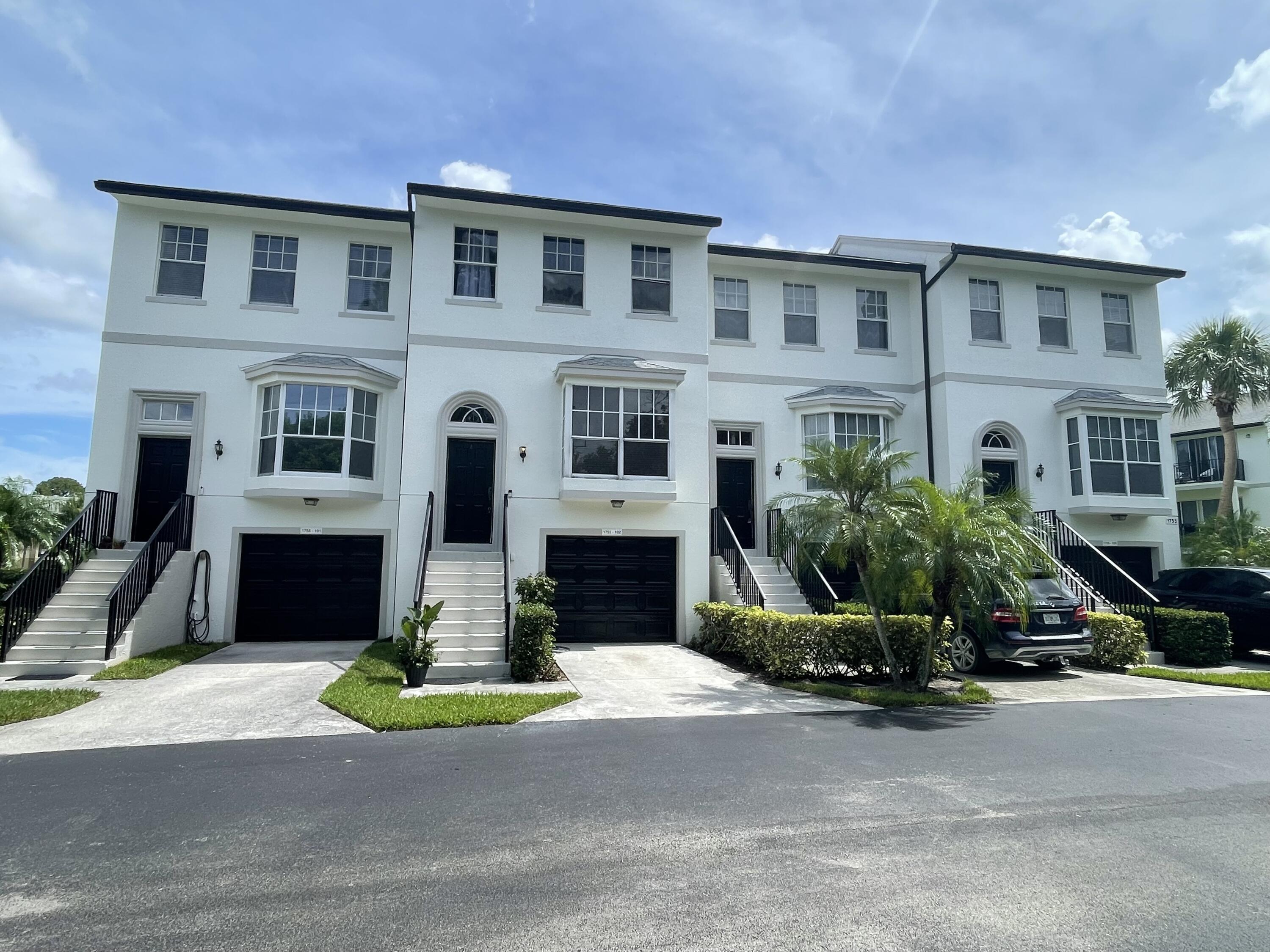 1755 42nd Square 102  Vero Beach FL 32960 photo