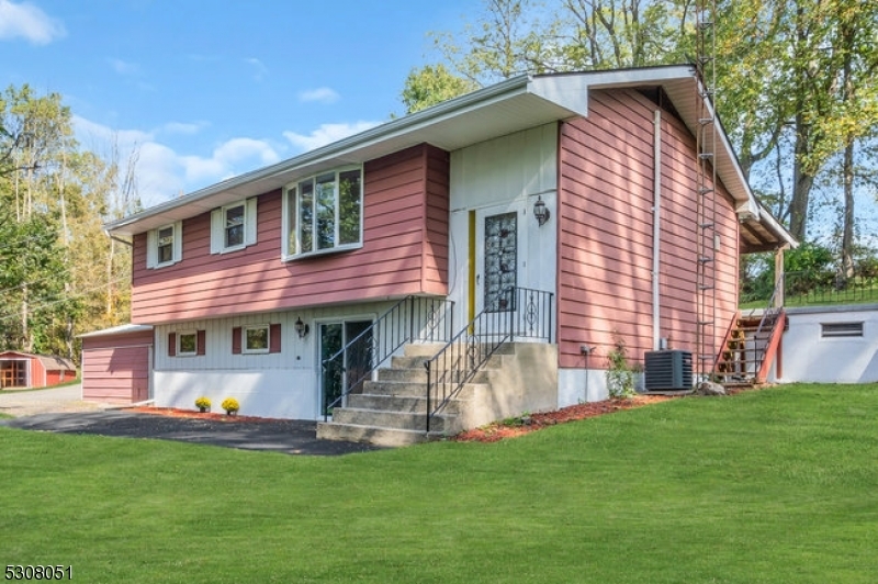 Property Photo:  617 Carpentersville Rd  NJ 08865 