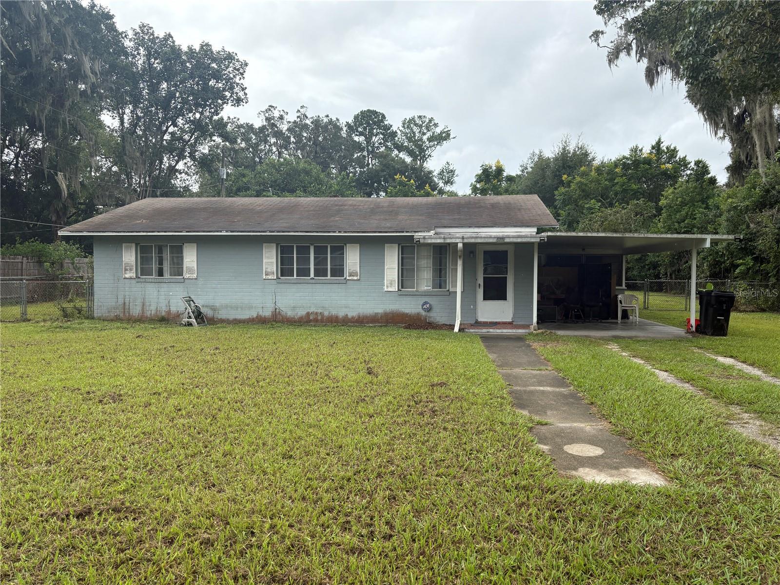 Property Photo: 515 NW 32nd Avenue FL 32609