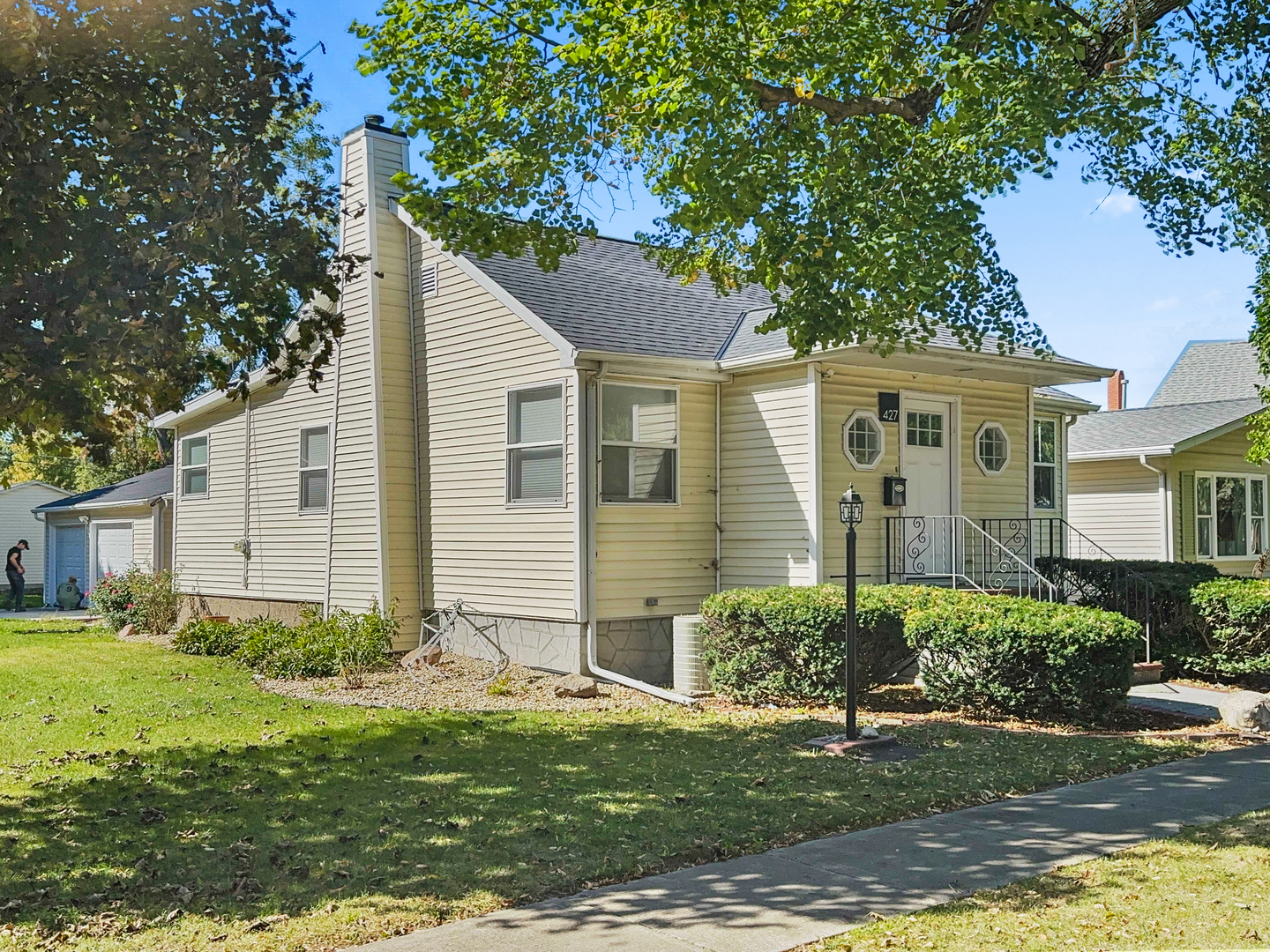 Property Photo:  427 S Church Street  IL 60936 