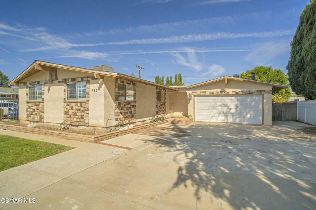 745 Royal Avenue  Simi Valley CA 93065 photo