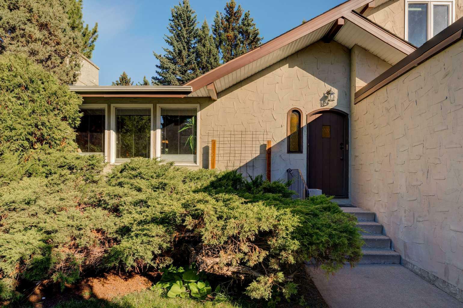 Property Photo:  3503 Varal Road NW  AB T3A 0A4 