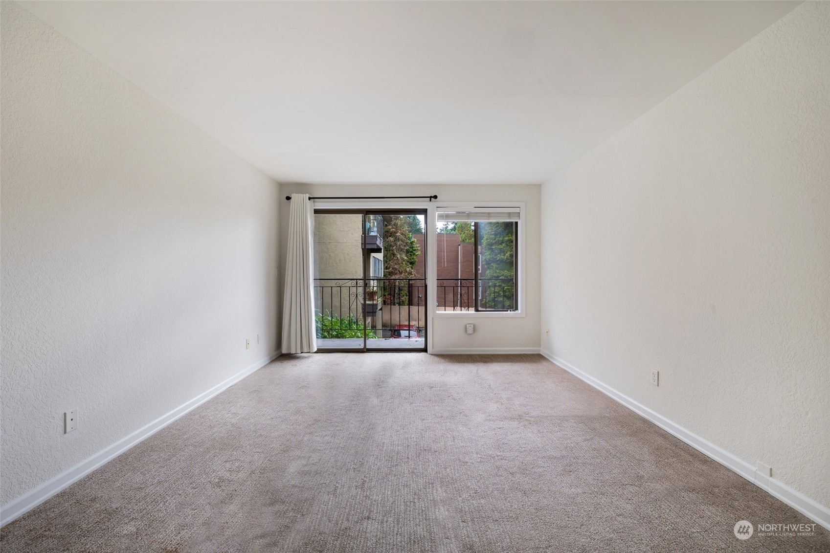 Property Photo:  750 N 143rd Street 210  WA 98133 