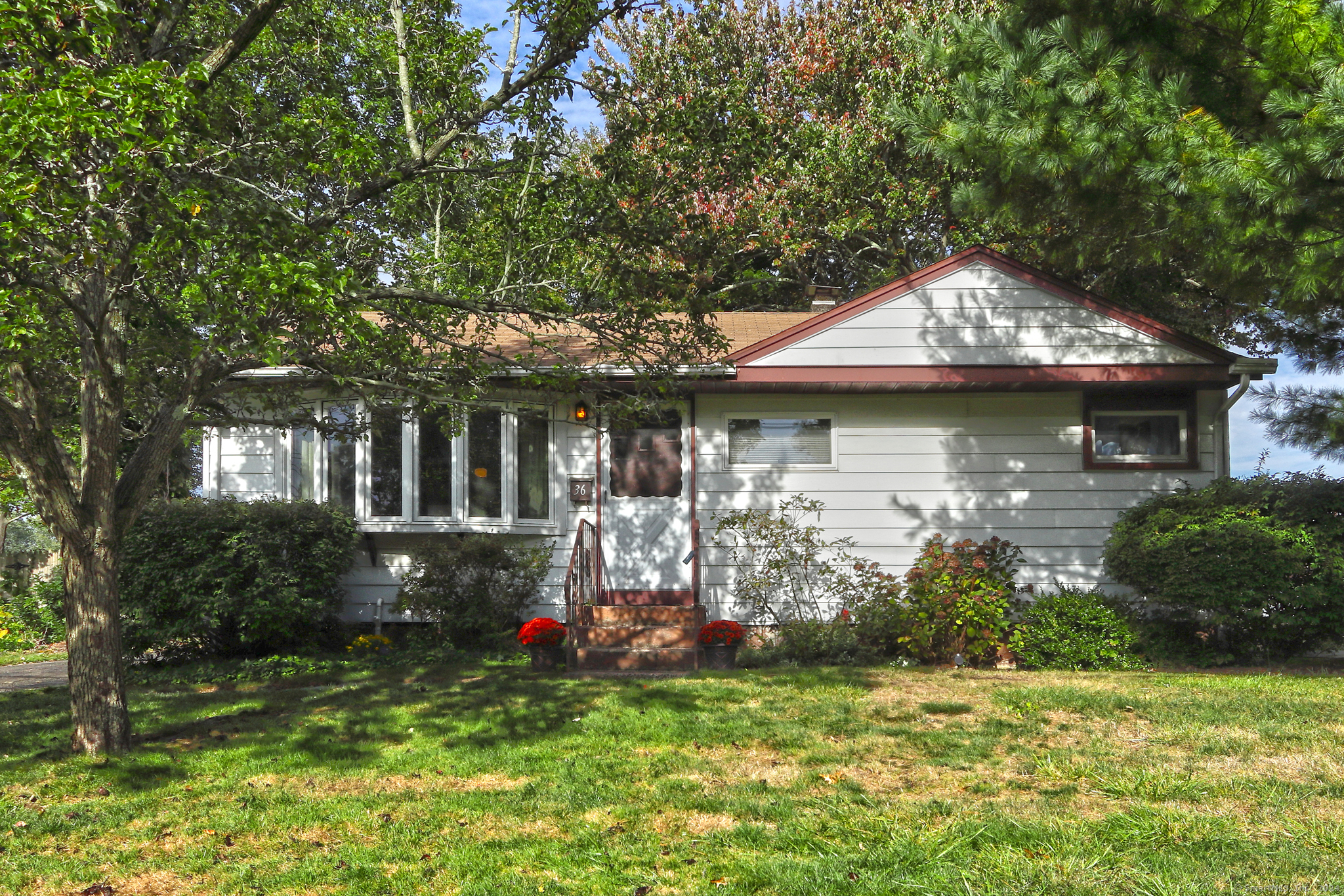 Property Photo:  36 Skyline Drive  CT 06516 