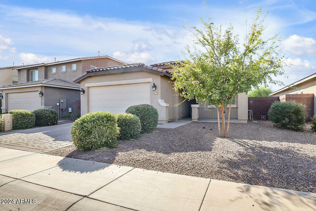 Property Photo:  42070 N Hinoki Street  AZ 85140 