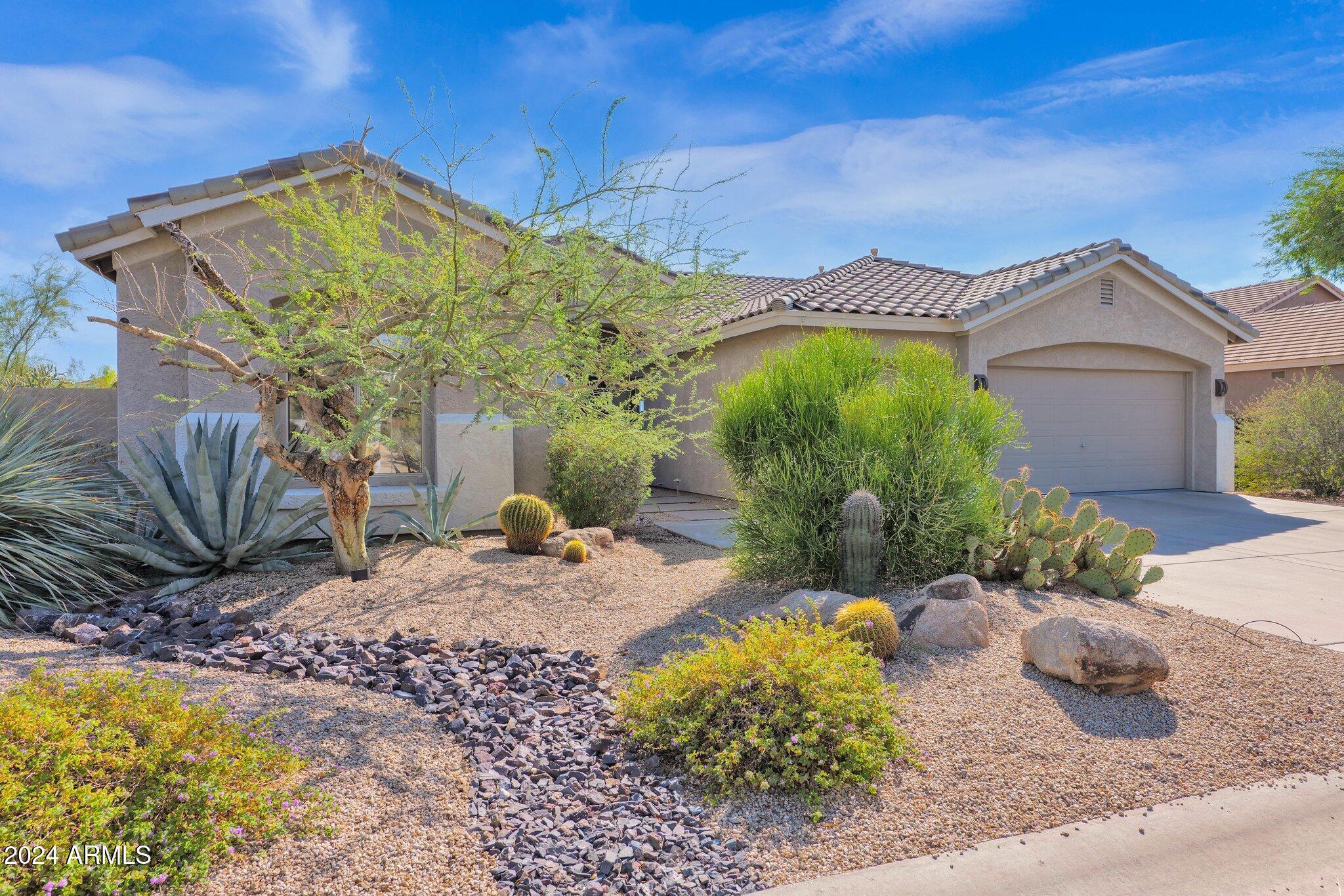 Property Photo: 5221 E Thunder Hawk Road AZ 85331