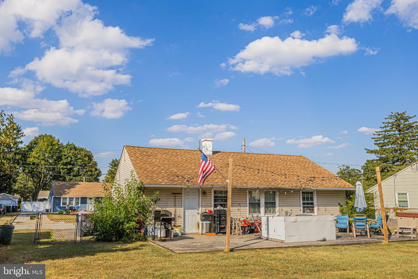 Property Photo:  22 Holly Drive  NJ 08091 