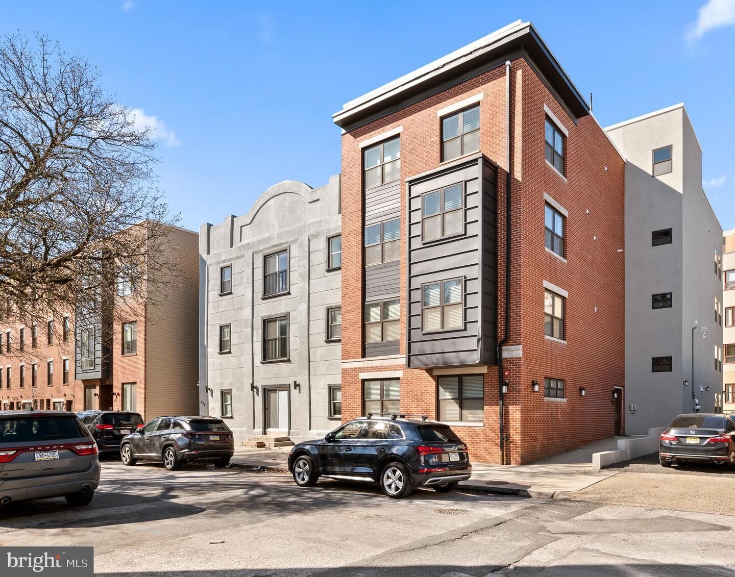 Property Photo: 988 N Marshall Street 2R PA 19123
