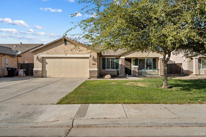 2136 W Heather Lane  Hanford CA 93230 photo