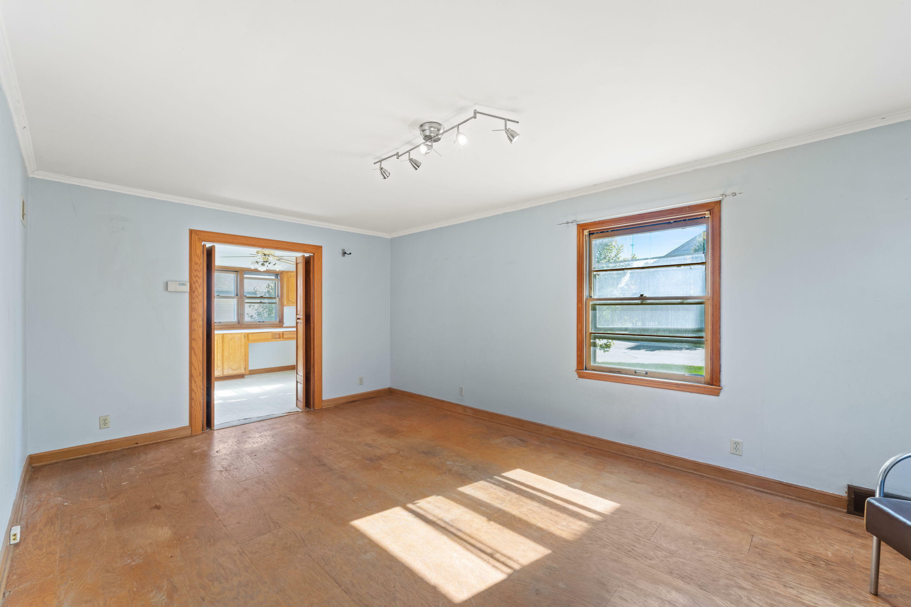 Property Photo:  4872 N Shoreland Ave  WI 53217 