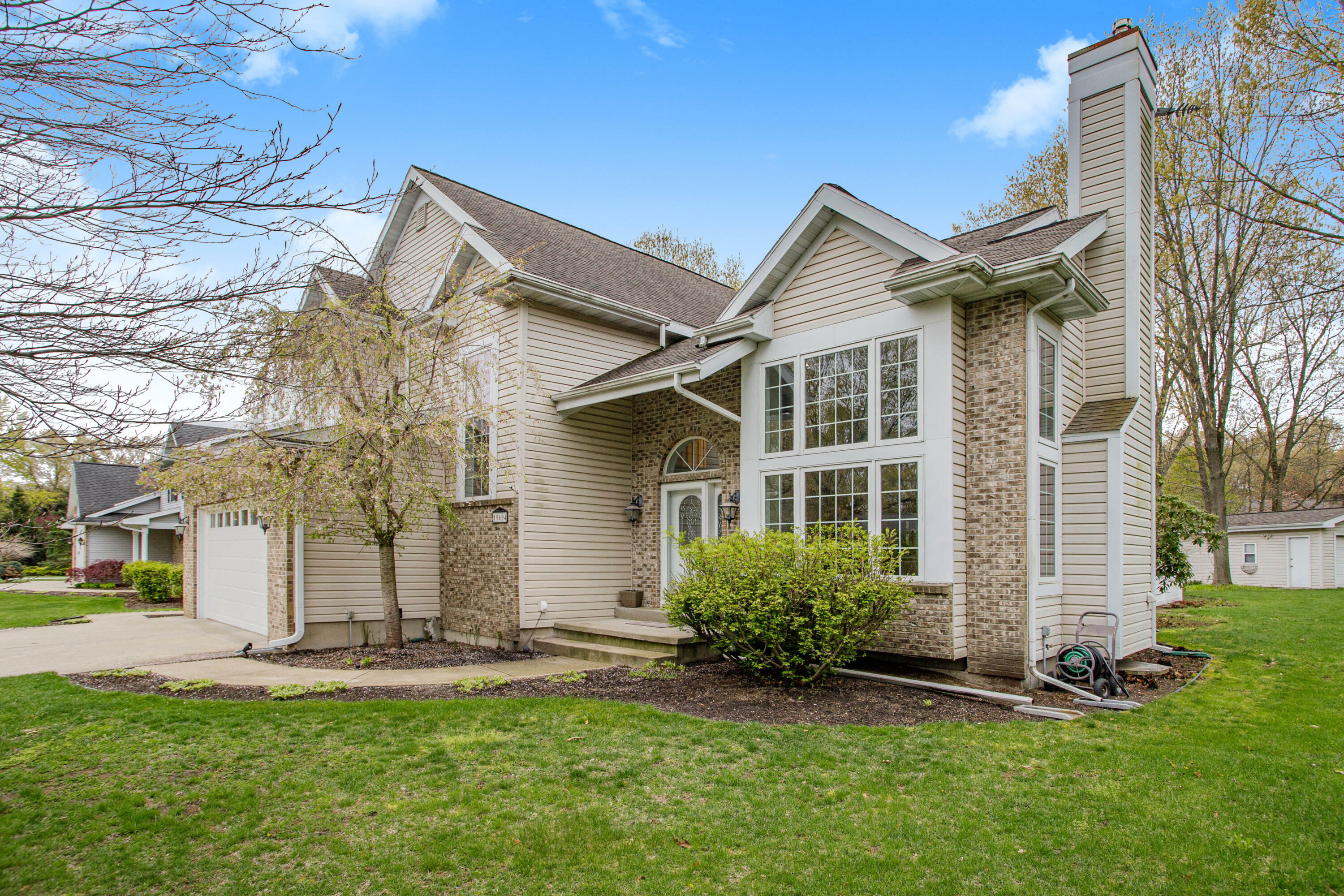 Property Photo:  19694 Dogwood Drive  MI 49117 