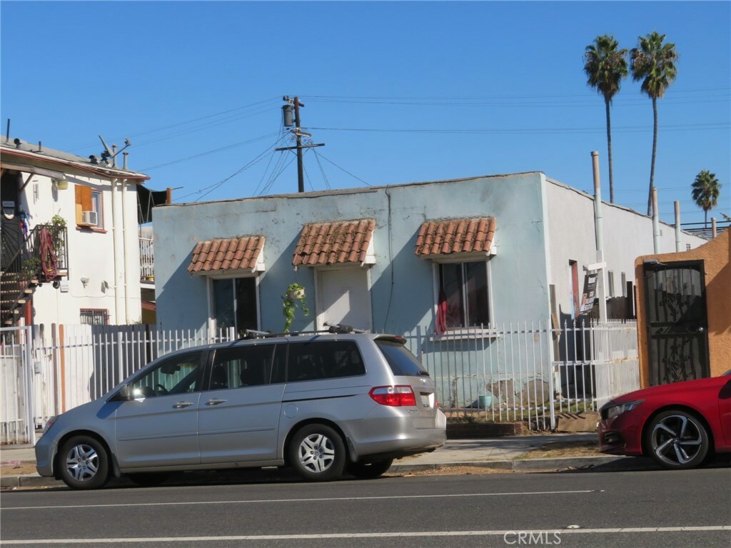 Property Photo: 1636 Pacific Avenue CA 90813