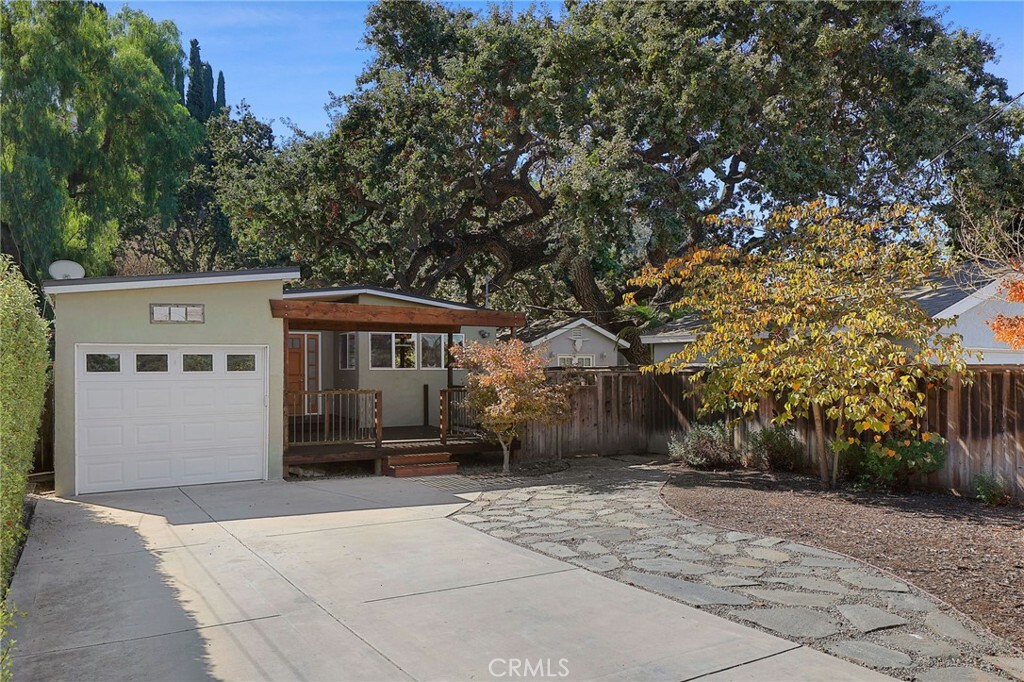 Property Photo:  806 Combes Avenue  CA 91360 