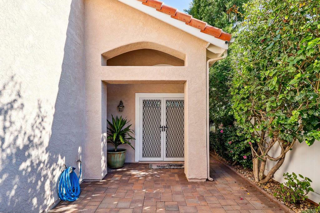 Property Photo:  1093 Almeria Ct  CA 92081 