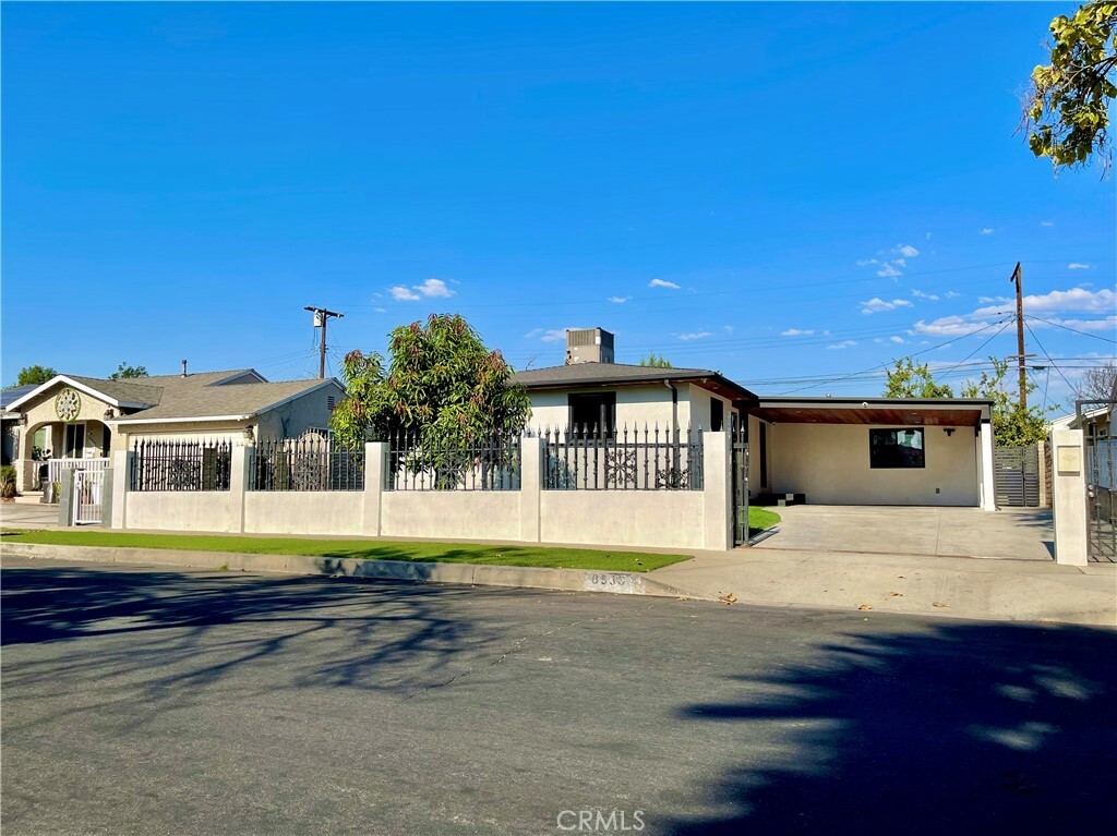 Property Photo:  8536 Wakefield Avenue  CA 91402 