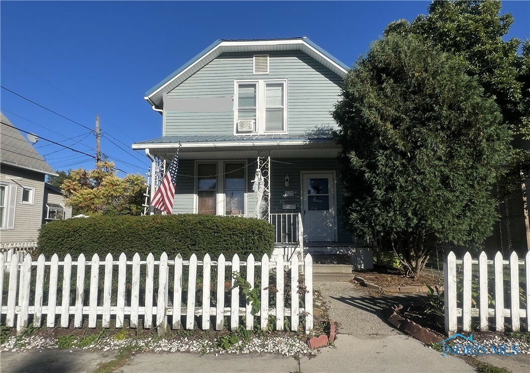 819 Maple Avenue  Findlay OH 45840 photo