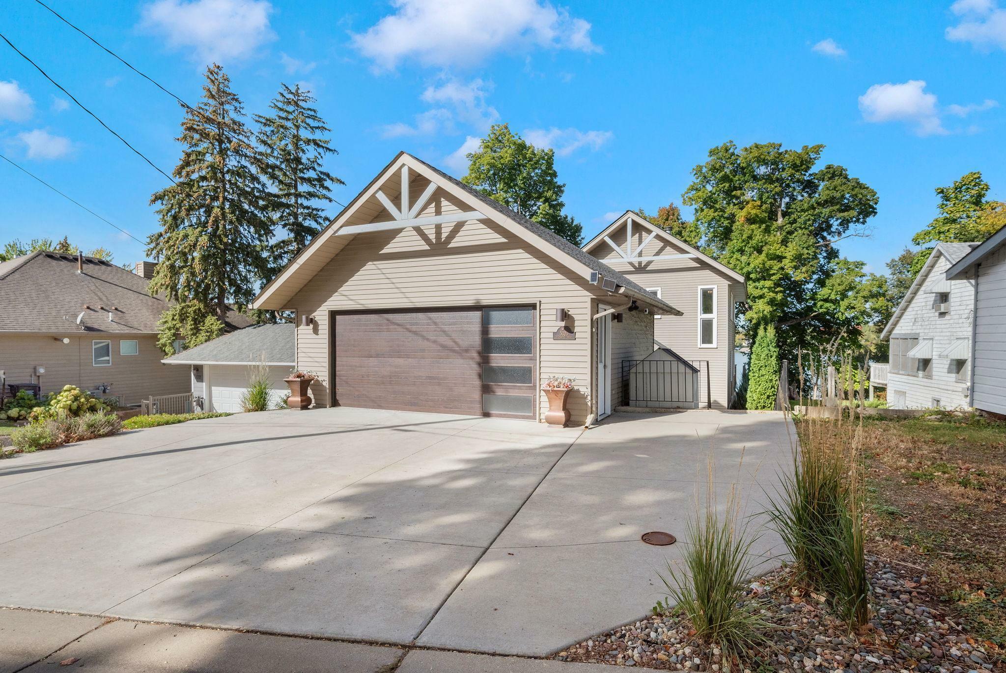 Property Photo:  5020 Edgewater Drive  MN 55364 