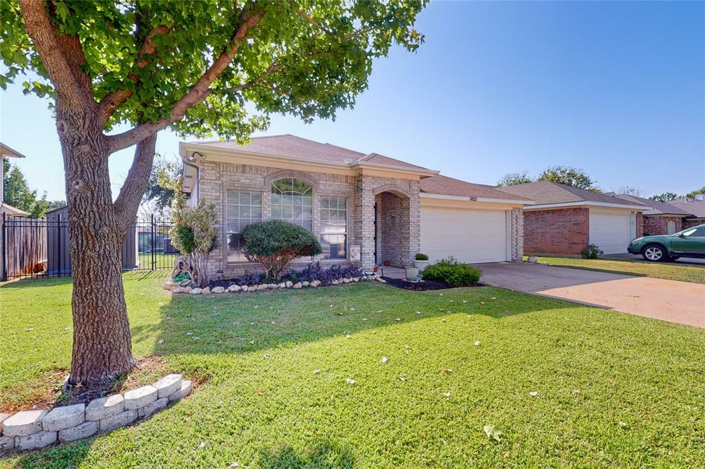 Property Photo: 3625 Brett Drive TX 76123
