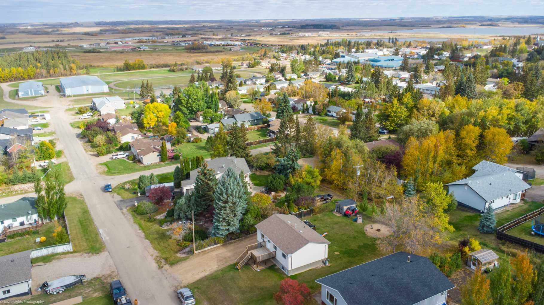 Property Photo:  307 7 Ave Paradise Hill Avenue Sk  SK S0M 2G0 